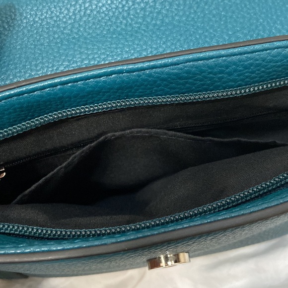 Women’s JM Collection teal crossbody purse. One size. - Picture 10 of 13